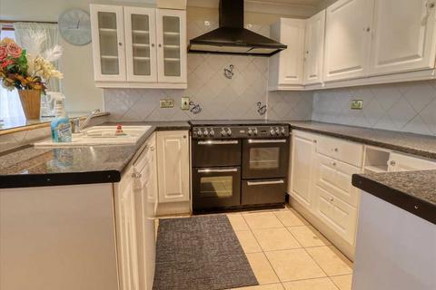 3 bedroom bungalow for sale, Point Clear, St Osyth CO16