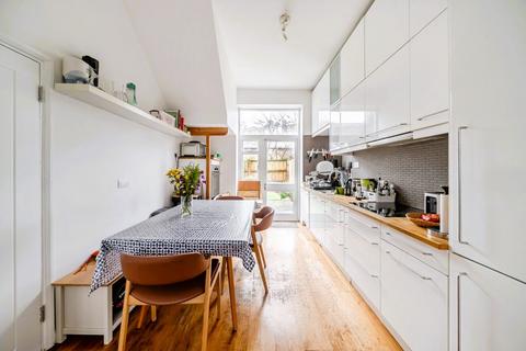 2 bedroom flat for sale, Queens Crescent, Kentish Town, London, NW5