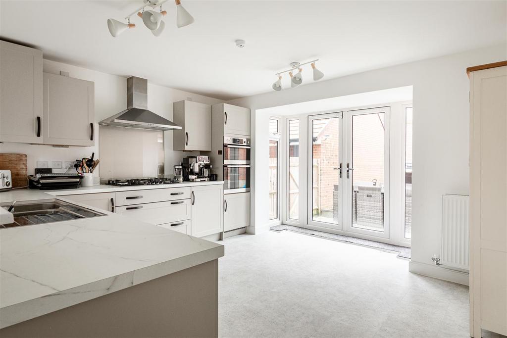 25 Sophia Place-5.jpg