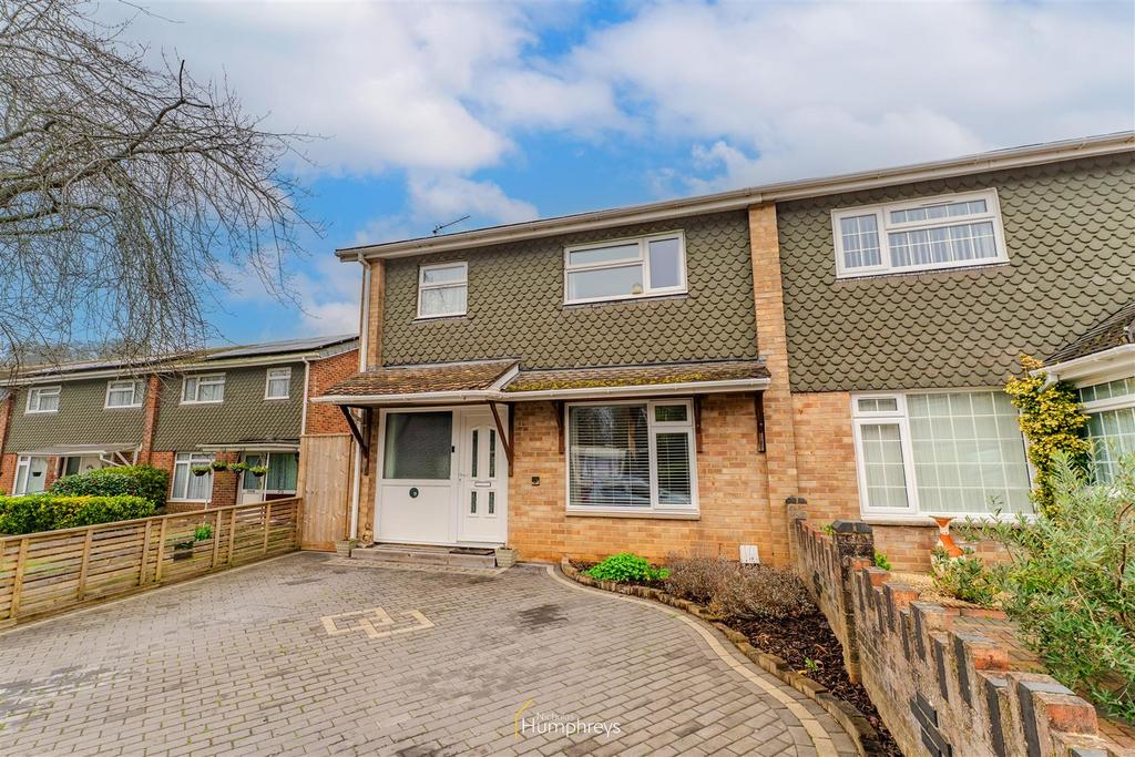 Selkirk Close-1.jpg