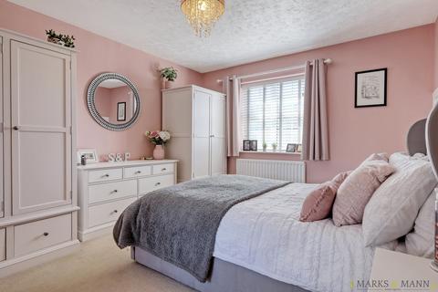 4 bedroom detached house for sale, Swift Drive, Stowmarket, IP14