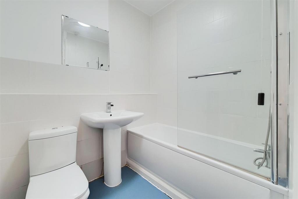 6 Bathroom-0.jpg