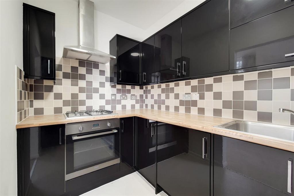 3 Kitchen-0.jpg