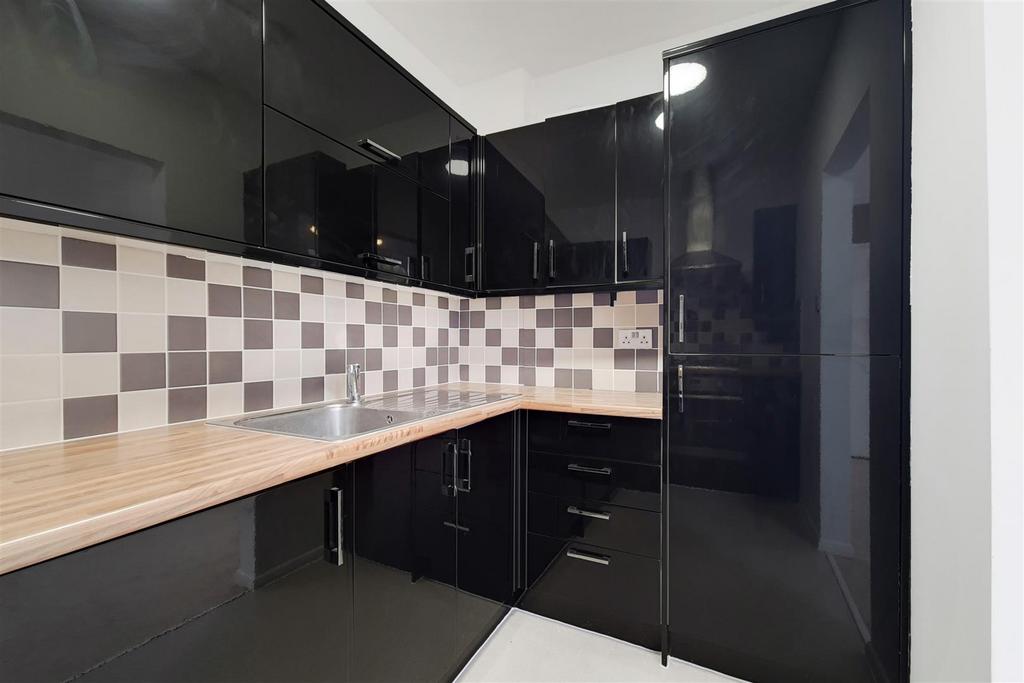 3 Kitchen-1.jpg