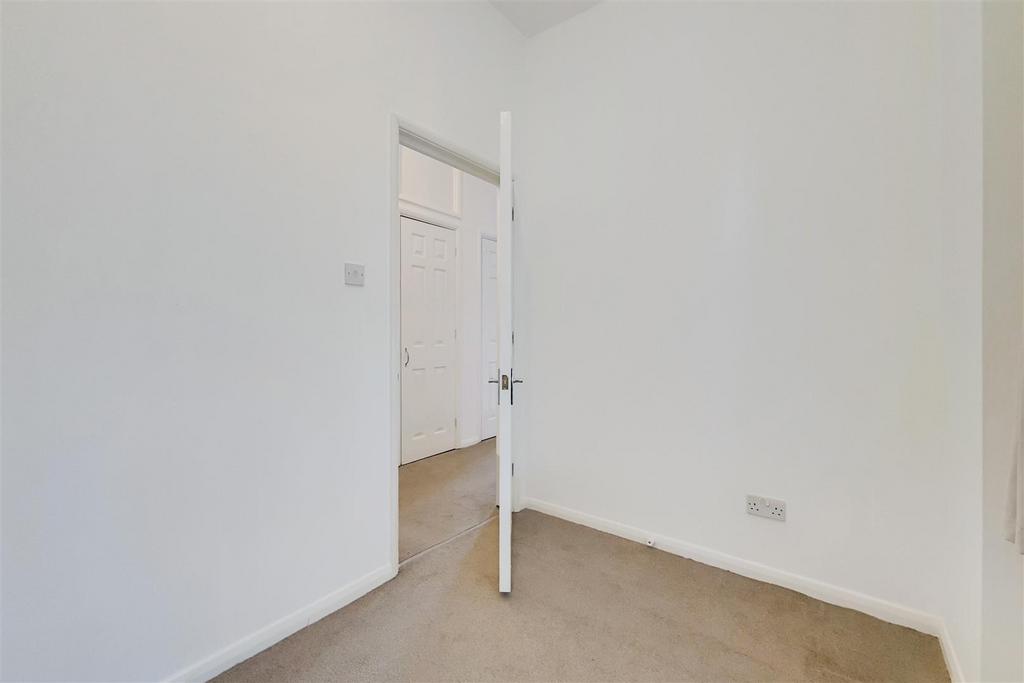 5 Bedroom 2-0.jpg