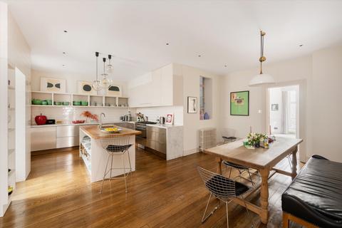 4 bedroom flat for sale, Portland Place, Marylebone, London W1B