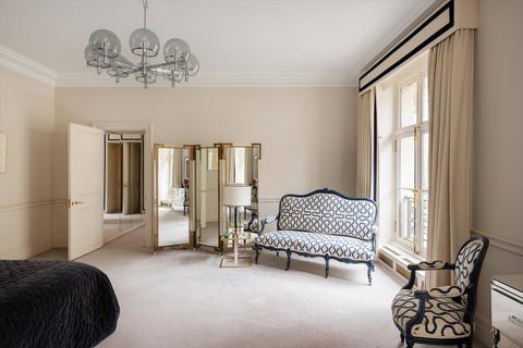 4 bedroom flat for sale, Portland Place, Marylebone, London W1B