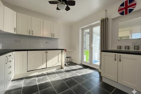 undefined, Pomfret Avenue, Luton, Bedfordshire, LU2 0JL