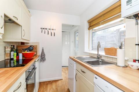 2 bedroom terraced house to rent, Sutton Road, Watford, WD17