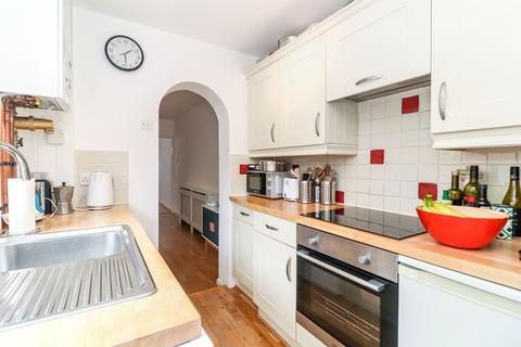 2 bedroom terraced house to rent, Sutton Road, Watford, WD17