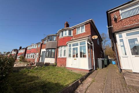 3 bedroom semi-detached house to rent, Waddington Avenue, Birmingham, B43