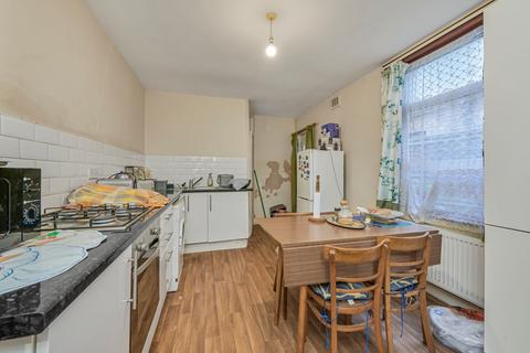 3 bedroom terraced house for sale, Lydden Grove, Wandsworth, London, SW18