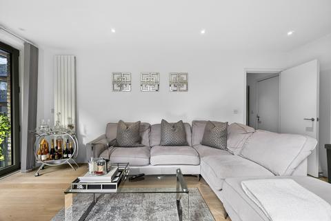 2 bedroom flat for sale, 4 Cunningham Avenue, London, E16