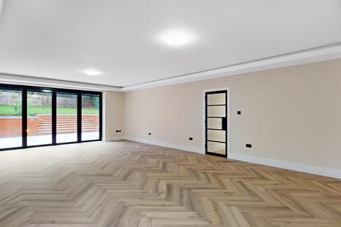 undefined, North Approach, Northwood HA6