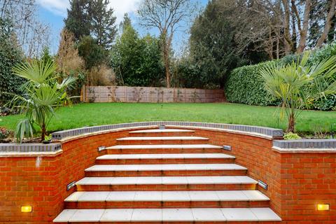undefined, North Approach, Northwood HA6
