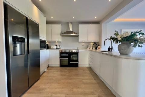 undefined, Middleton Drive, Pinner HA5