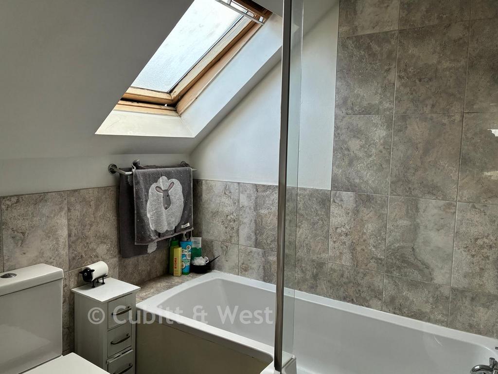 En-Suite Bathroom