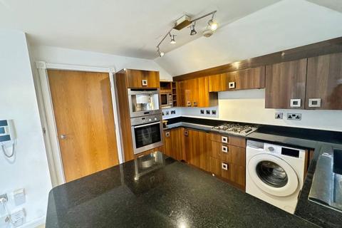 2 bedroom apartment to rent, Greenmount, Norden OL11