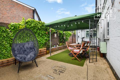 undefined, Twickenham Road, TW13