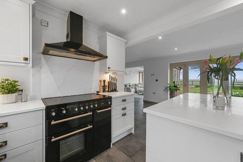 4 bedroom detached house for sale, Gainsford End, Halstead CO9