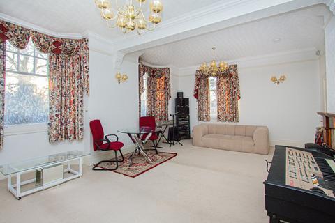 undefined, Irthlingborough Road, Finedon NN9