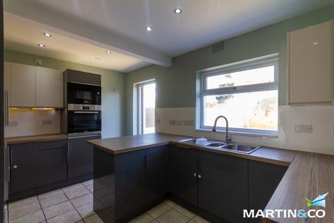 undefined, Hare Grove, Northfield, B31