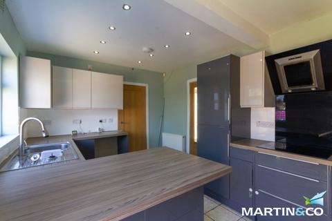 undefined, Hare Grove, Northfield, B31
