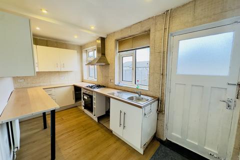 2 bedroom semi-detached house to rent, Hibernia Street, Deane, Bolton