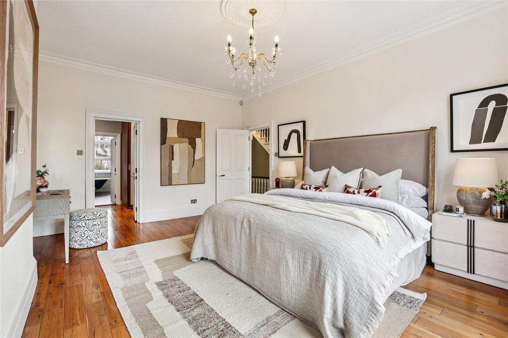 Principal bedroom