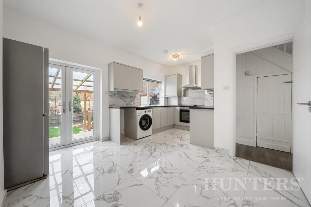 Flat 37, Higham Road N17 6 NQ-9.jpg
