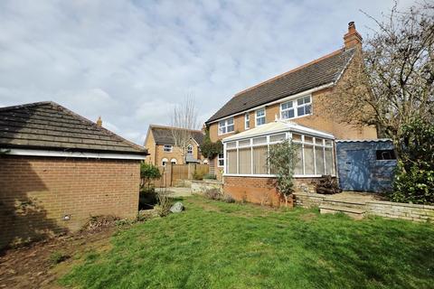 4 bedroom detached house for sale, Jones Close, Brackley