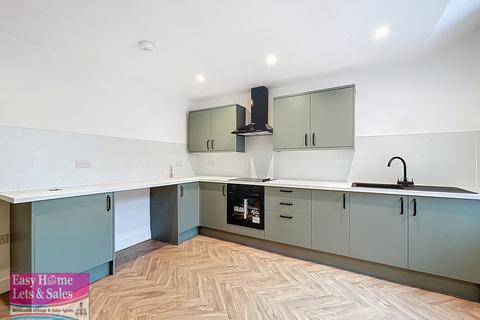 2 bedroom end of terrace house to rent, Gillibrand Walks, Chorley