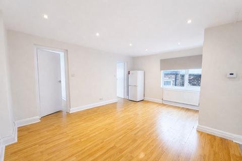 2 bedroom apartment to rent, West Green Road, London N15