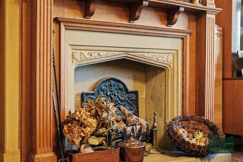 6 bedroom detached house for sale, The Chine, Grange Park, N21