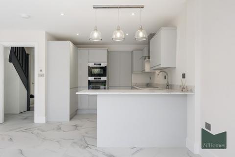 4 bedroom end of terrace house for sale, Netherlands Road, New Barnet
