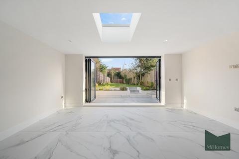 4 bedroom end of terrace house for sale, Netherlands Road, New Barnet