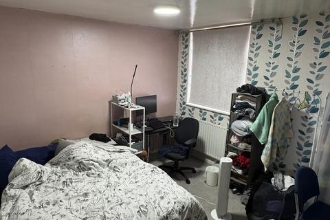 3 bedroom terraced house for sale, Davies Square, Manchester