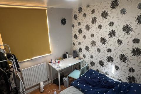 3 bedroom terraced house for sale, Davies Square, Manchester