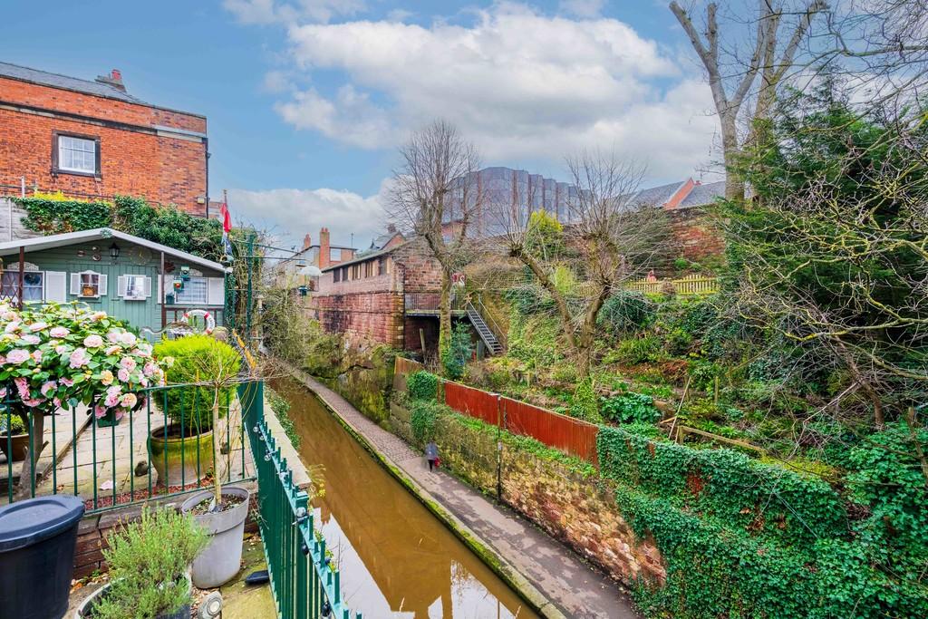 Garden Court, Canal Street, Chester, CH1 4 HA