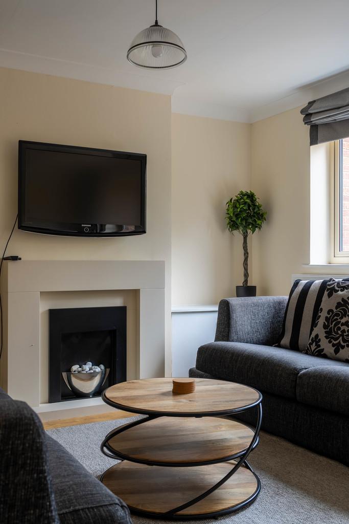 Garden Court, Canal Street, Chester, CH1 4 HA
