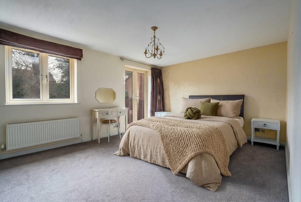Garden Court, Canal Street, Chester, CH1 4 HA