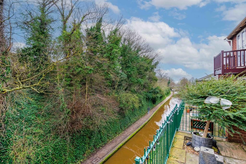 Garden Court, Canal Street, Chester, CH1 4 HA