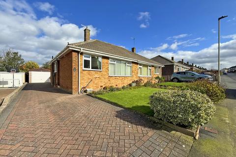 2 bedroom semi-detached bungalow for sale, Sea View Drive, Scarborough YO11