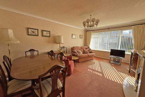 2 bedroom semi-detached bungalow for sale, Sea View Drive, Scarborough YO11