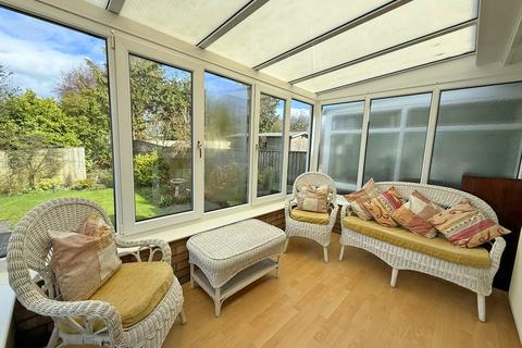 2 bedroom semi-detached bungalow for sale, Sea View Drive, Scarborough YO11