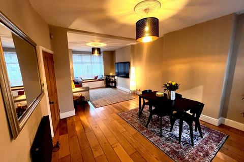 3 bedroom end of terrace house for sale, Urban Road