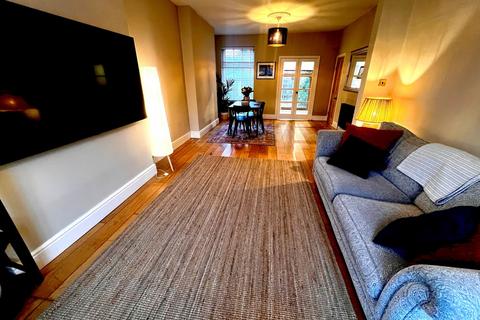3 bedroom end of terrace house for sale, Urban Road