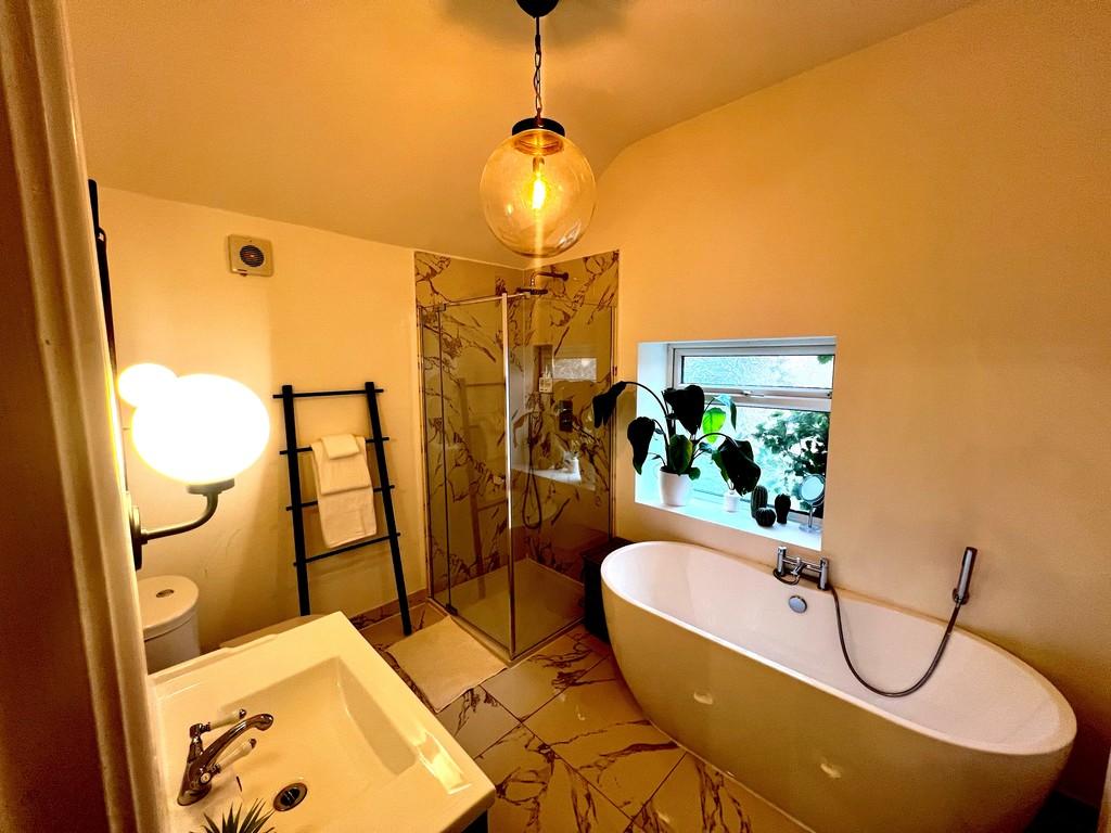 Main bathroom