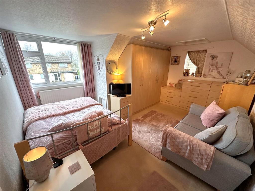 Master Bedroom 698