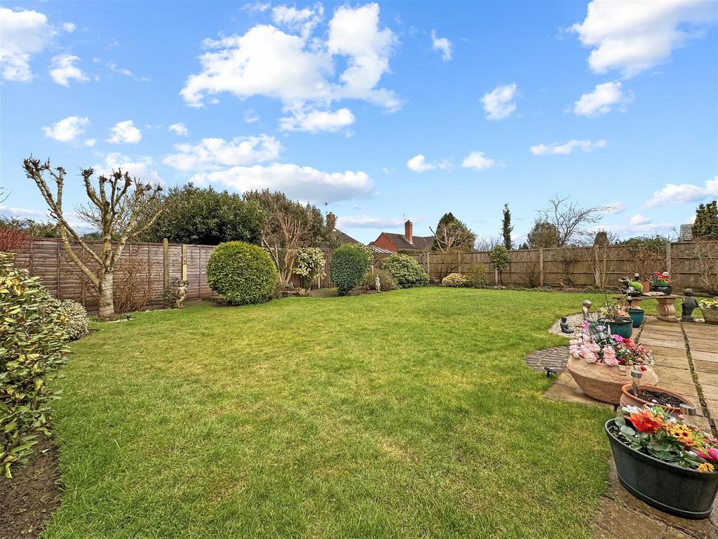 Lovely Private Garden 789